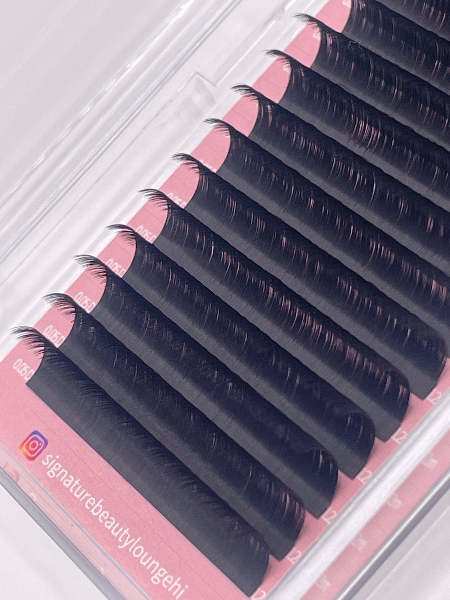 Signature Velvet Eyelash Extension Single length Tray 0.05
